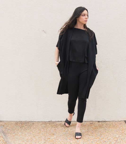 Black, Drop Shoulder Sleeveless Coat w/ 2 Front Pockets & Big Collar, Raw Cut Edges (Women)
