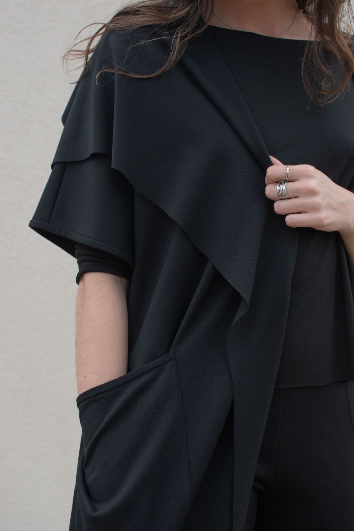 Black, Drop Shoulder Sleeveless Coat w/ 2 Front Pockets & Big Collar, Raw Cut Edges (Women)