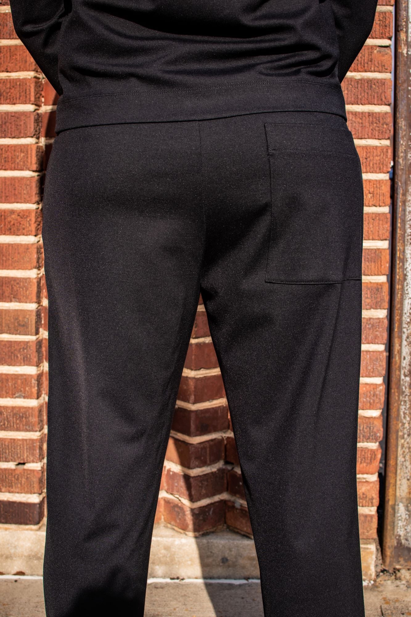 Black, Tapered Loose Pants w/ Back Pocket & Elastic Waistband, Ankle Length (Men)