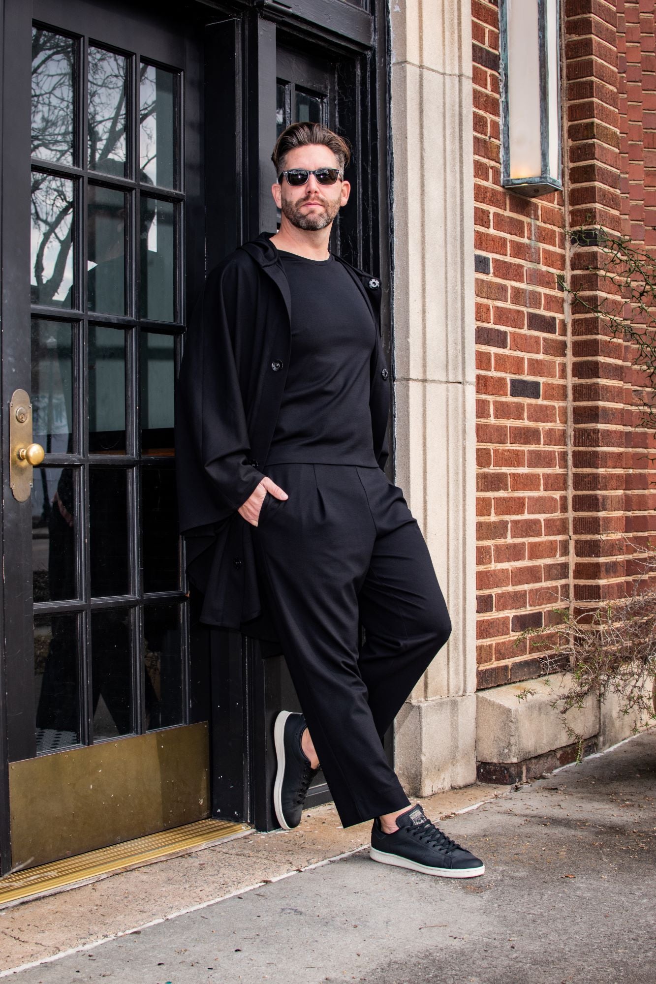 Black, Tapered Loose Pants w/ Back Pocket & Elastic Waistband, Ankle Length (Men)