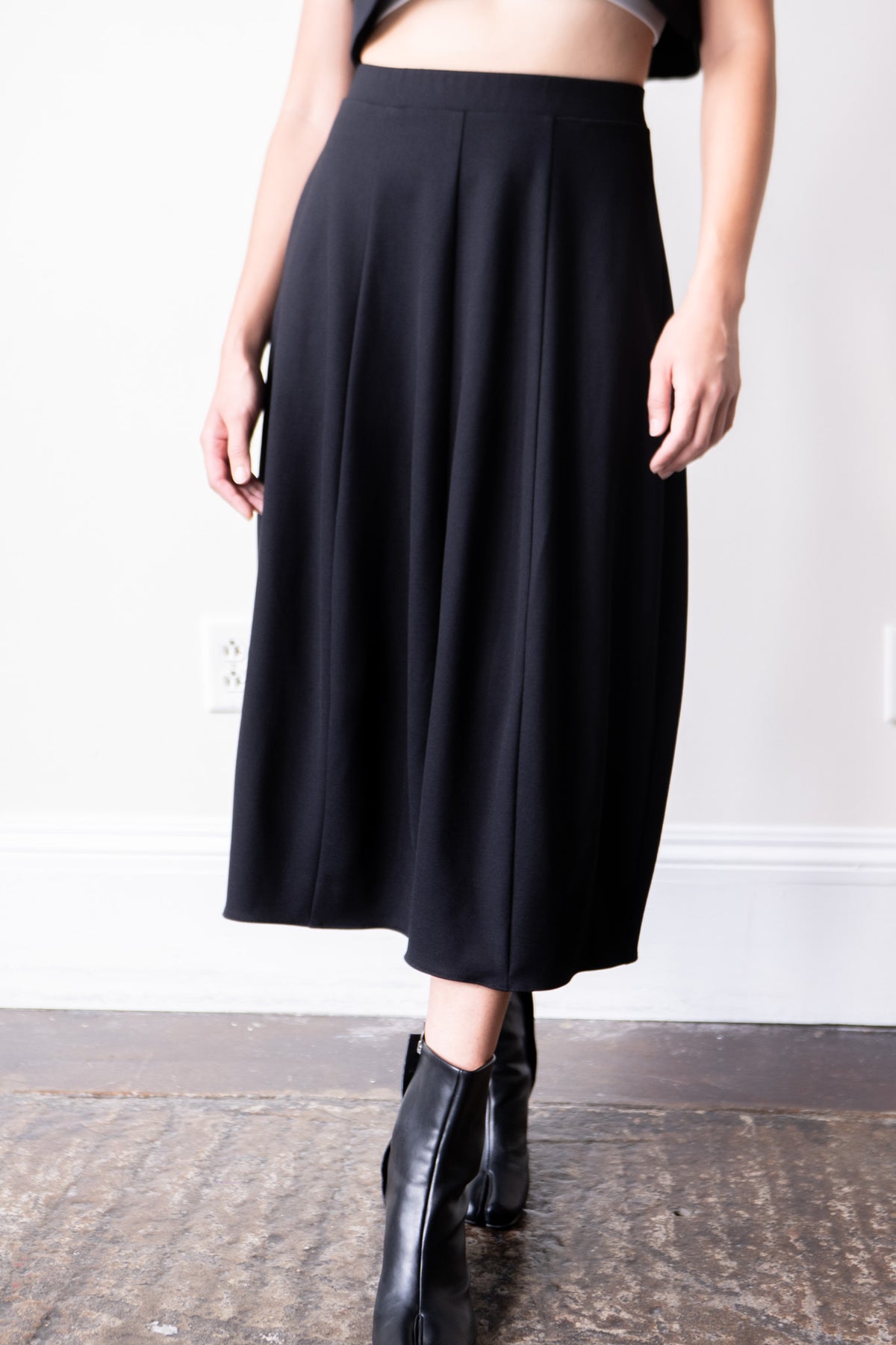 Ava | Black Midi Skirt