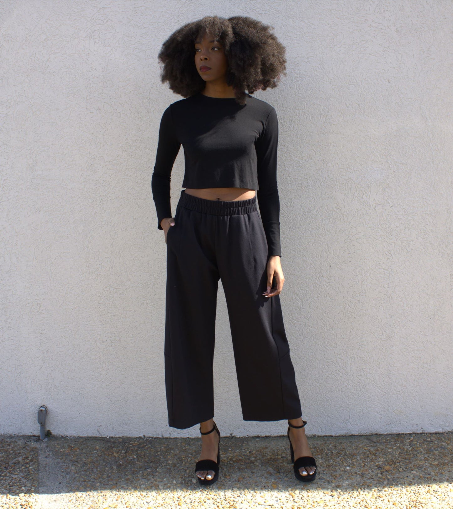 Jean | Black Cropped Lenght Barrel Style Pant
