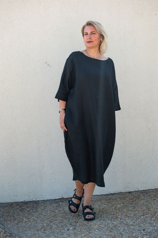 Max | Black Cacoon Dress with Pockets