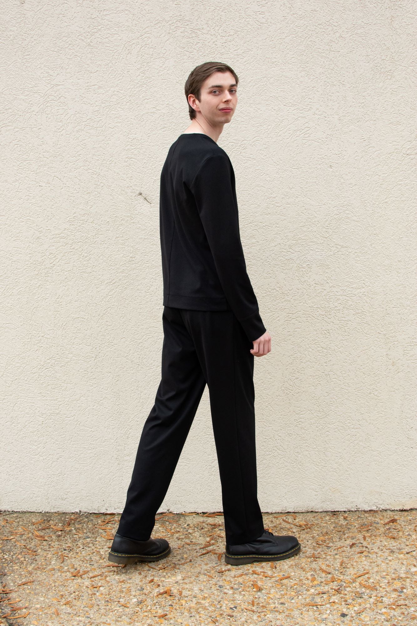 Henry | Tall Men’s Classic Long Sleeve Black Crewneck